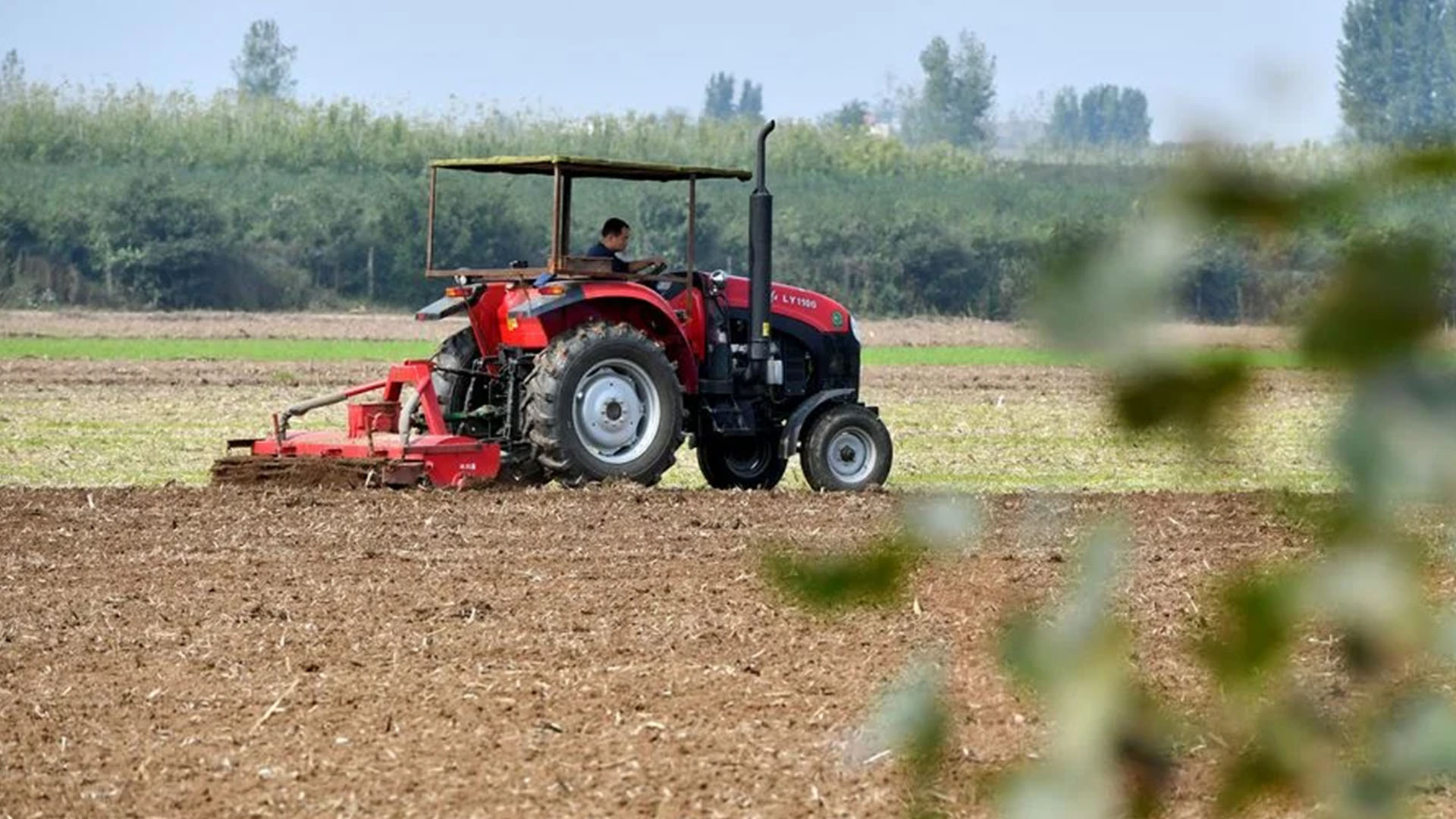 Não é só carro elétrico. A China acelera também nas máquinas agrícolas