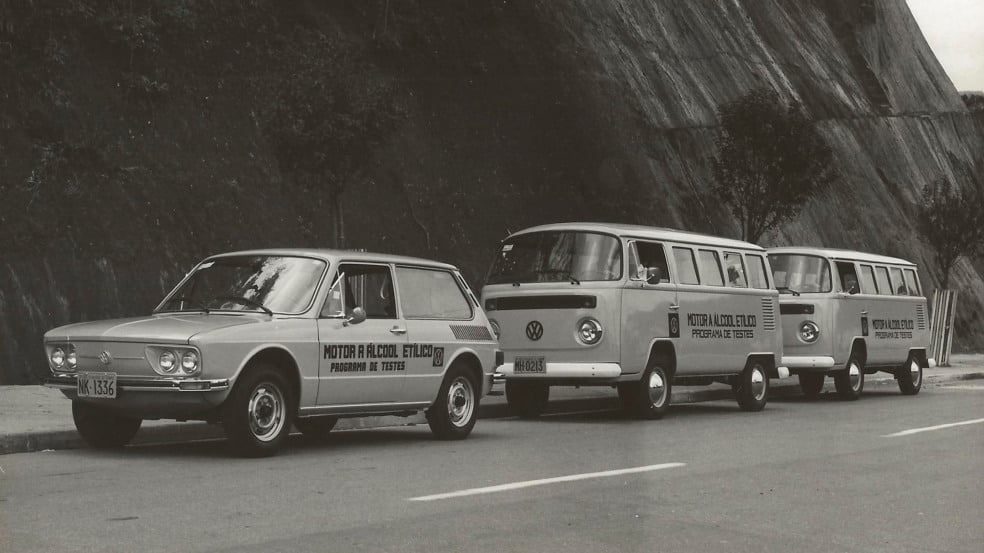 Proálcool Volkswagen 1979 - primeiros testes de motor a álcool com as duas Kombi e Brasília