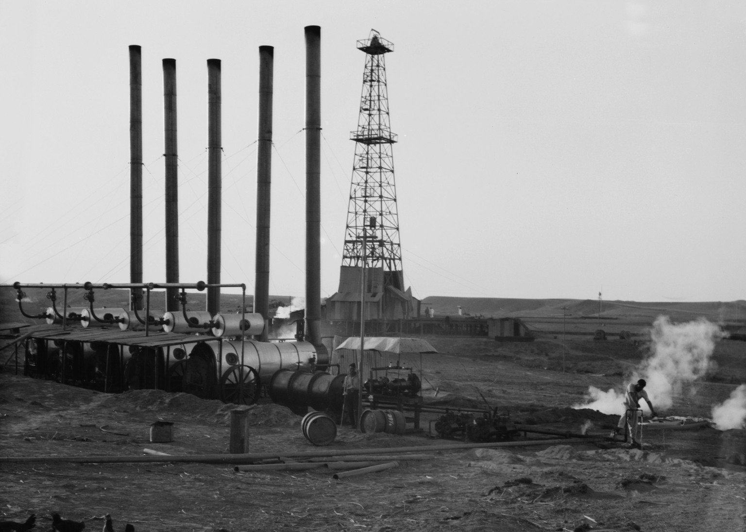 Choque do Petróleo, causado pela Guerra do Yon Kippur, enseja pioneiras reuniões de discussão sobre o uso do etanol no lugar da gasolina